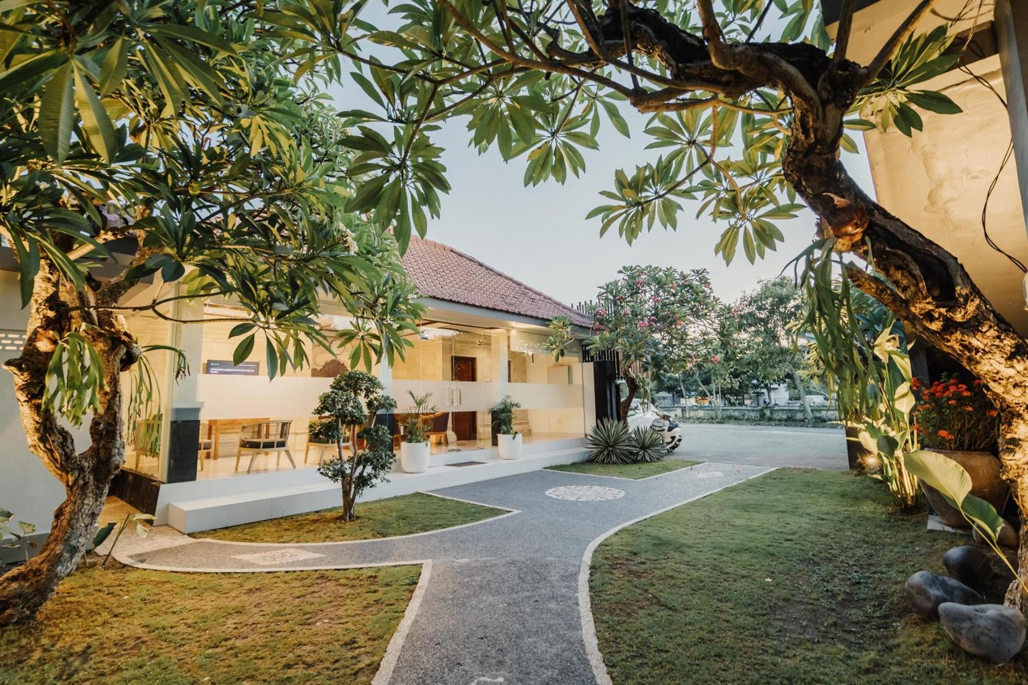 You Suite Seminyak 레기안 외부 사진